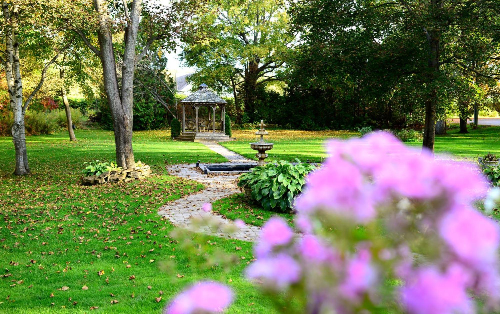 Millcroft Inn & Spa Village Of Alton Exteriör bild